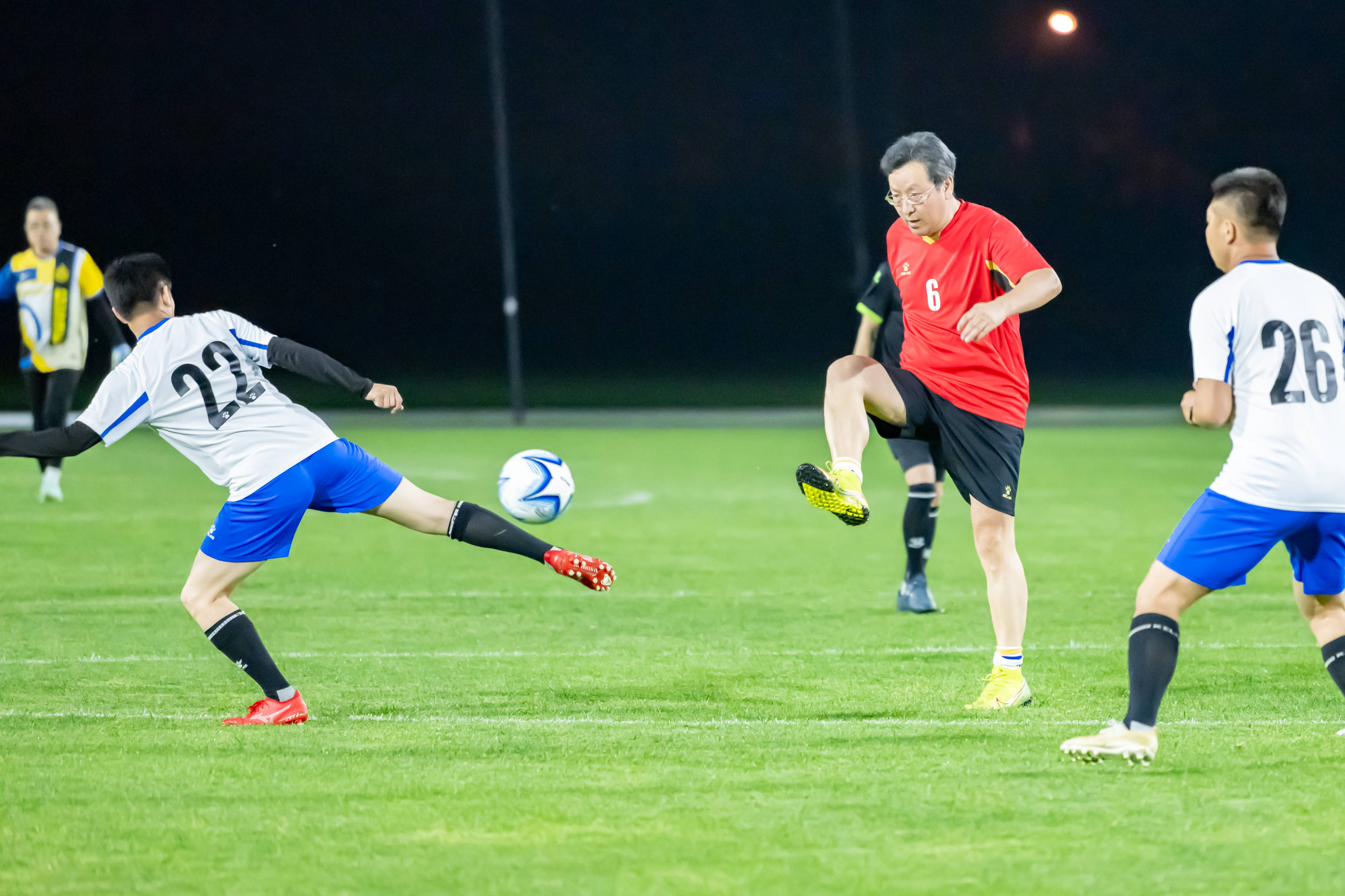 大幅跨步 大幅跨步